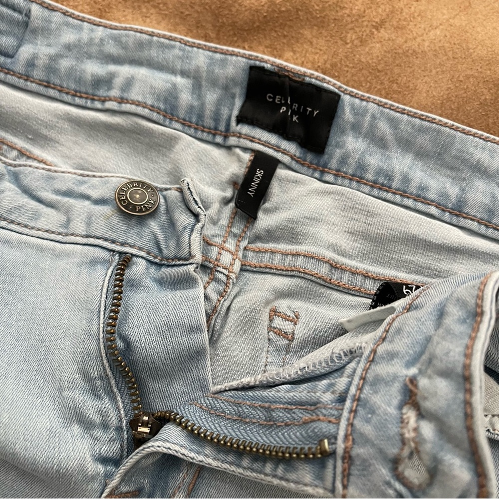 Celebrity Pink Jeans Skinny Stretch Light Wash Jeans Size 9/29 - Picture 4 of 14